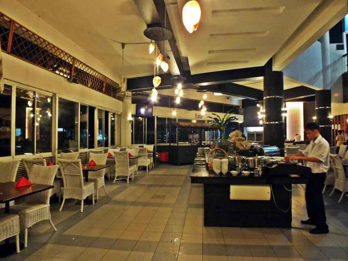 Glory Beach Resort Own Port Dickson Bagian luar foto